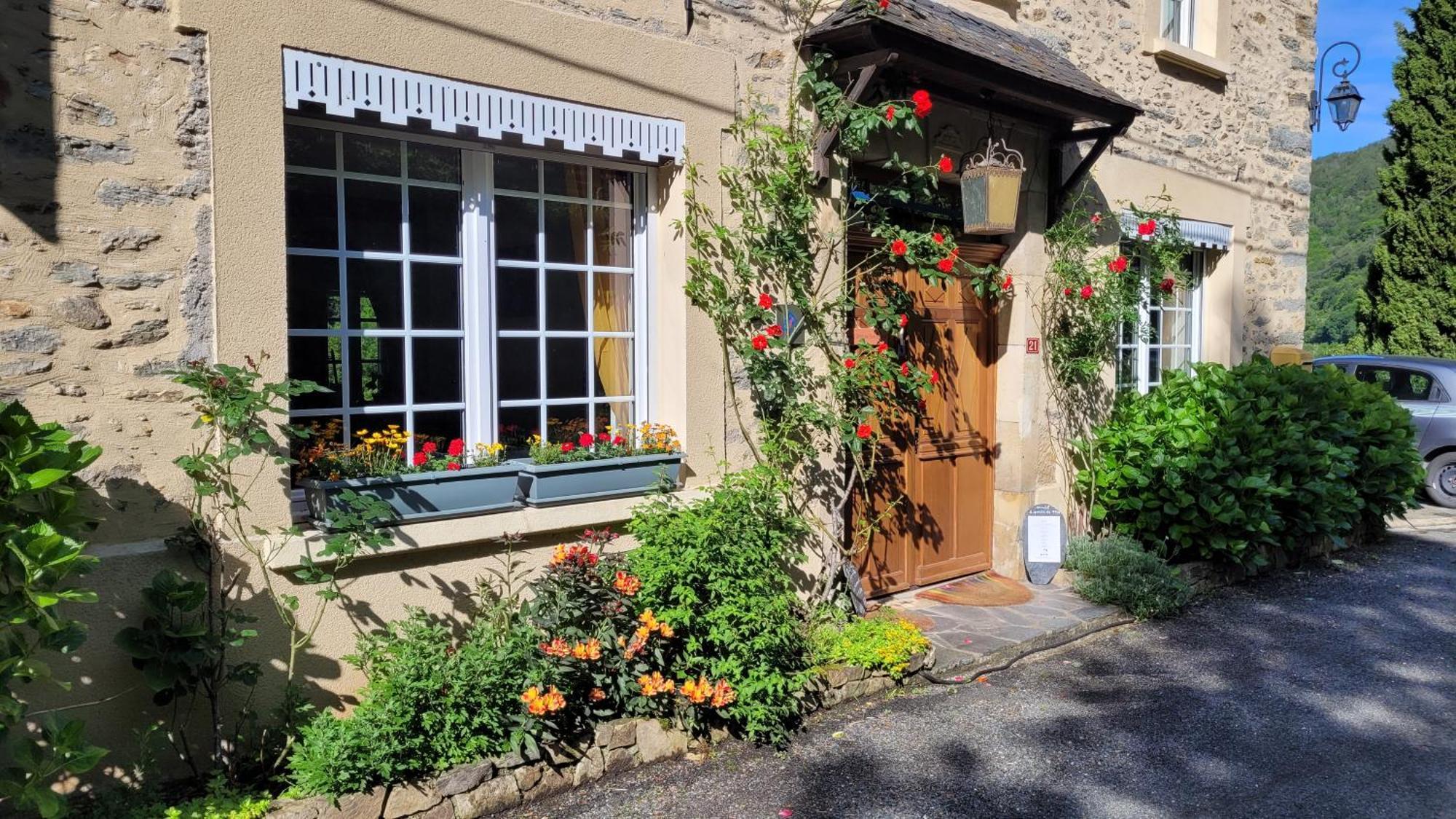 Manoir Des Pelies Spa Conques Eksteriør billede